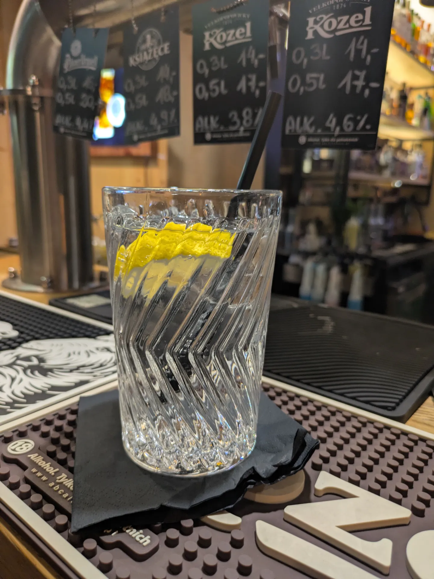 🍸 Hendrick's Orbium Gin